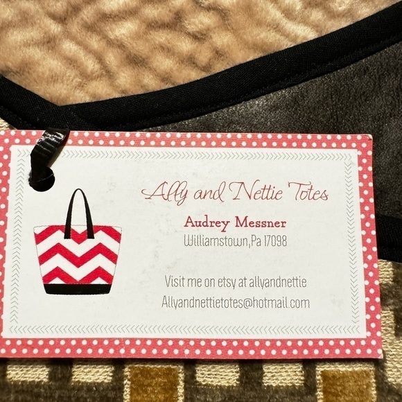 Crossbody Purse by Ally and Nettie - Picture 6 of 6